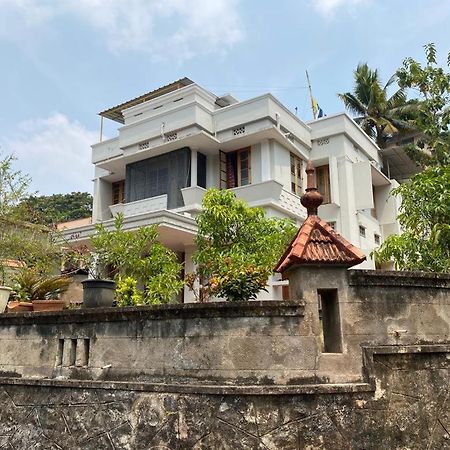 Ormayidam Residency Thiruvananthapuram Buitenkant foto