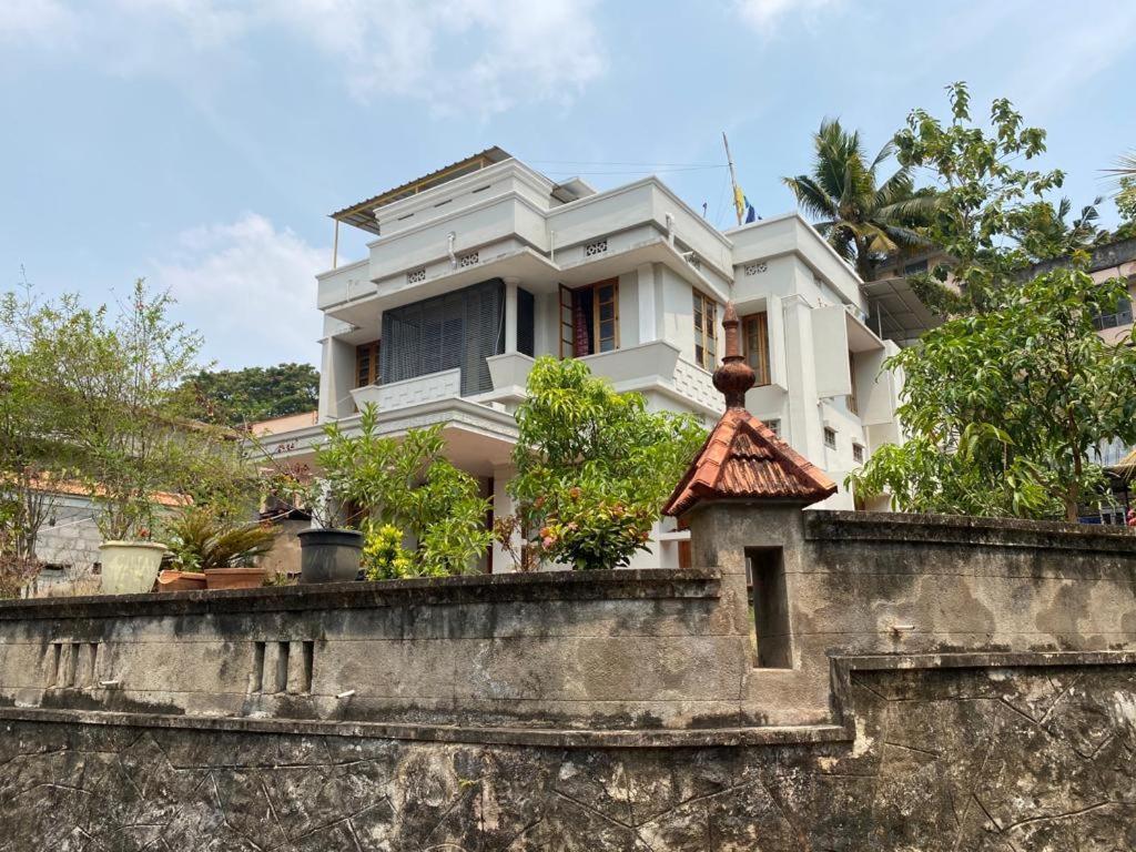 Ormayidam Residency Thiruvananthapuram Buitenkant foto