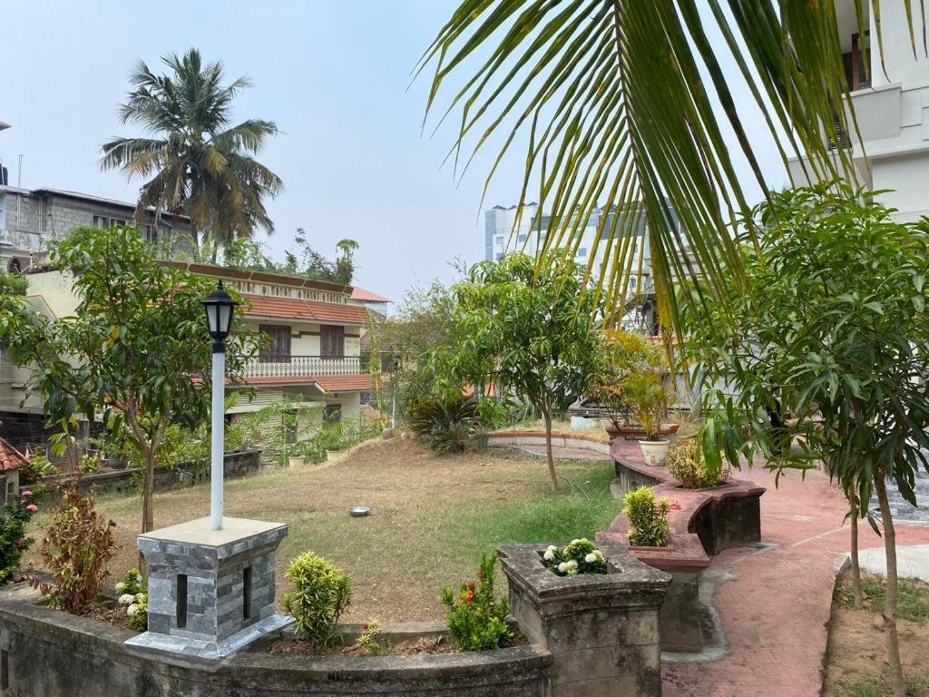 Ormayidam Residency Thiruvananthapuram Buitenkant foto