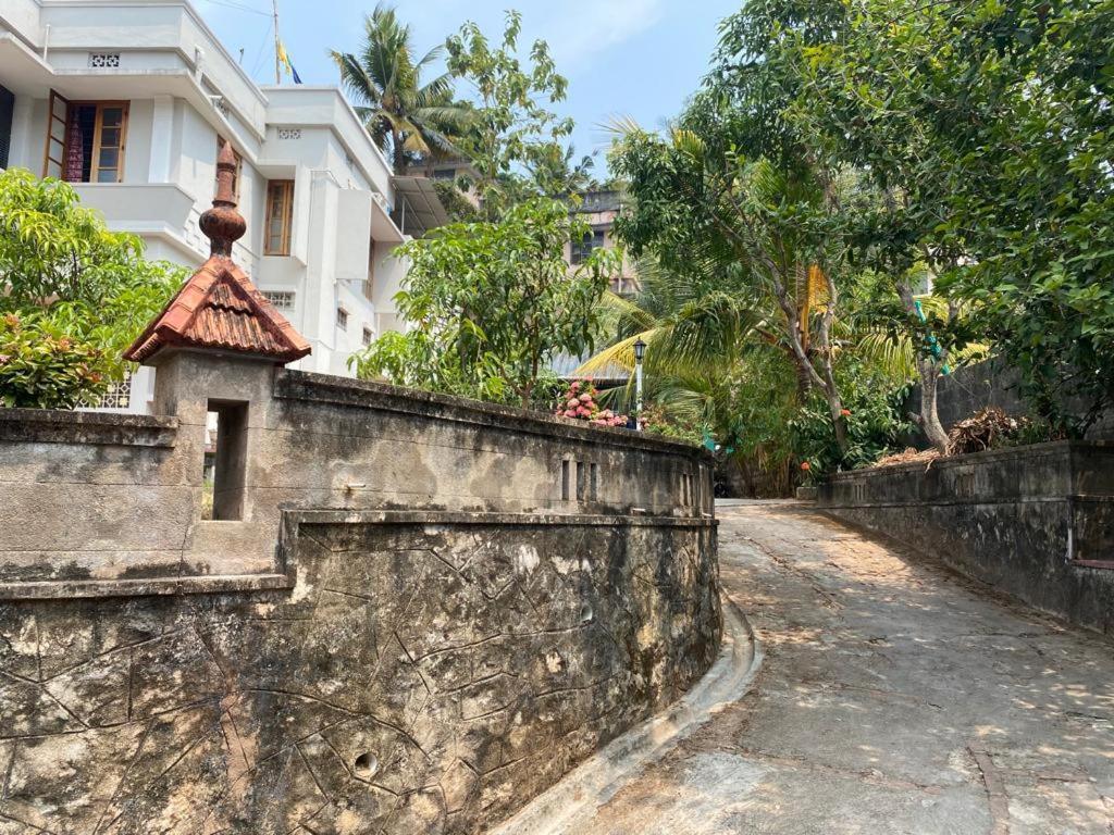 Ormayidam Residency Thiruvananthapuram Buitenkant foto